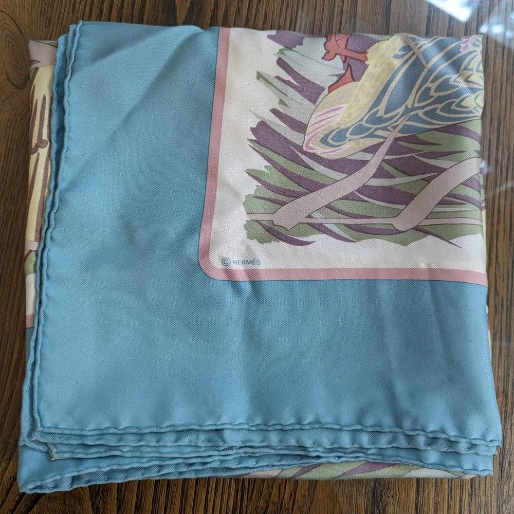 Vintage Hermes Cols Verts Blue Pastel 90 cm Silk Scarf Rare - Picture 16 of 16